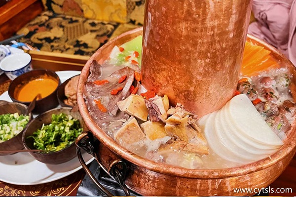 三個(gè)人4月到西藏旅游多少錢